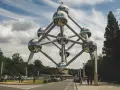 Atomium w Brukseli, symbol miasta. Idealne miejsce na zwiedzanie bruksela w jeden dzień.